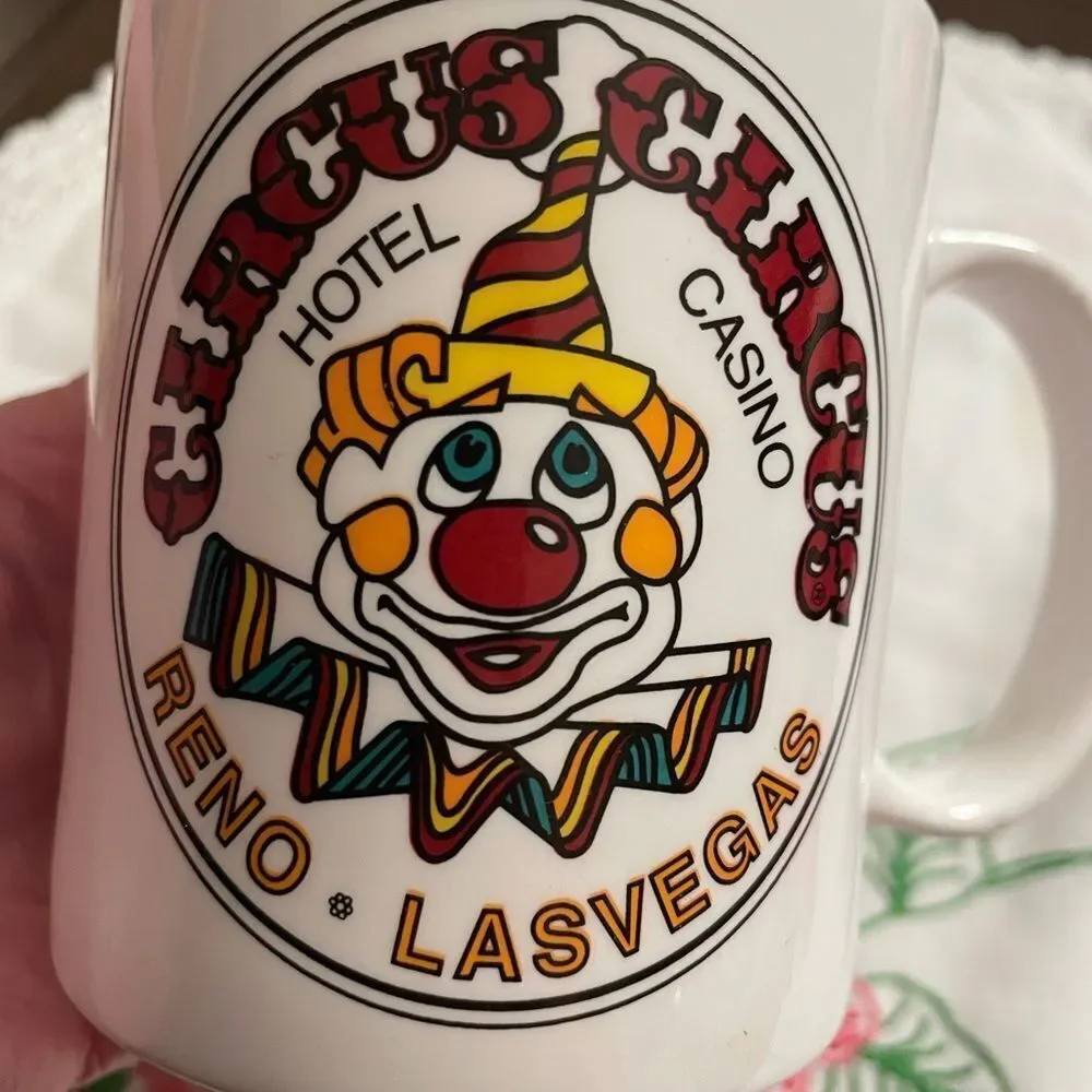 Vintage Circus Circus Clown Reno Nevada Souvenir Mugs set of 2!